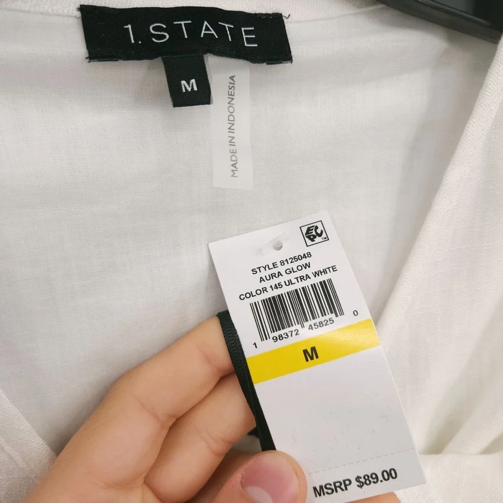 1. State Flutter Short Sleeve V Neck Aura Glow Ultra White Top Womens Size M NWT